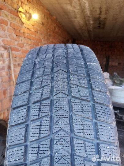Roadstone Winguard Ice SUV 245/70 R16