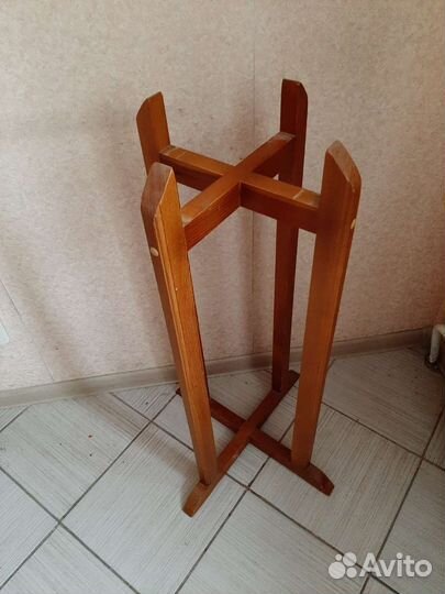 Подставка под 19 литровую бутыль