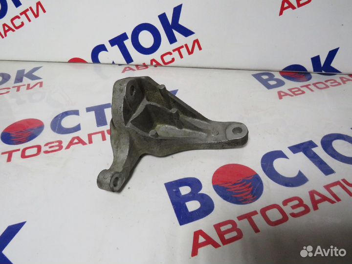 Кронштейн подушки двигателя Зад ford focus CB8