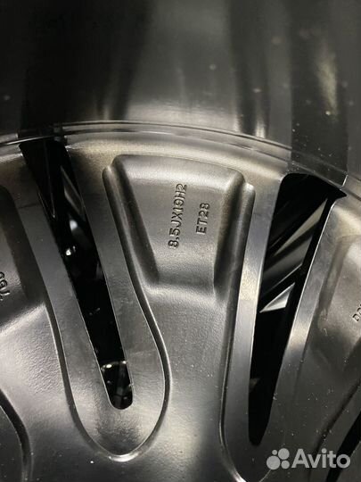 Оригинальные колеса на Volkswagen Touareg 3 R19