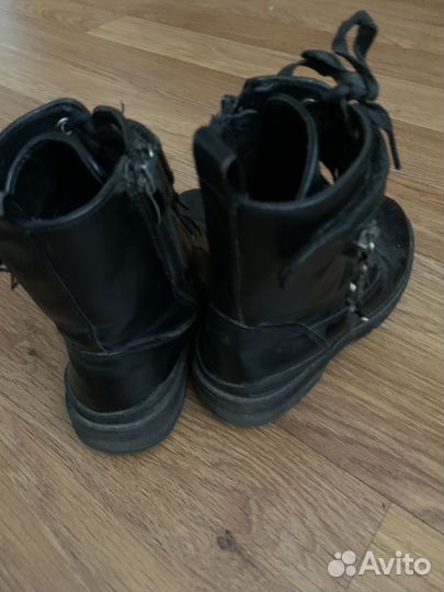 Берцы(ботинки) для девочки р.32