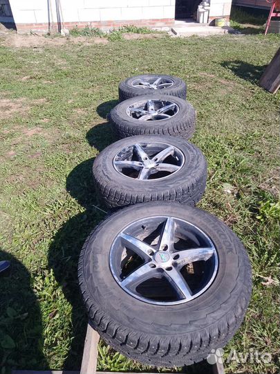 R16 Hankook Winter I'Cept Evo 225/70, PCD 5x114.3 DIA 16