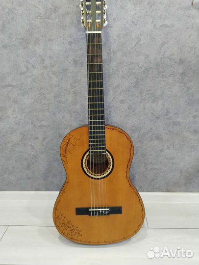 Классическая гитара шестиструнная