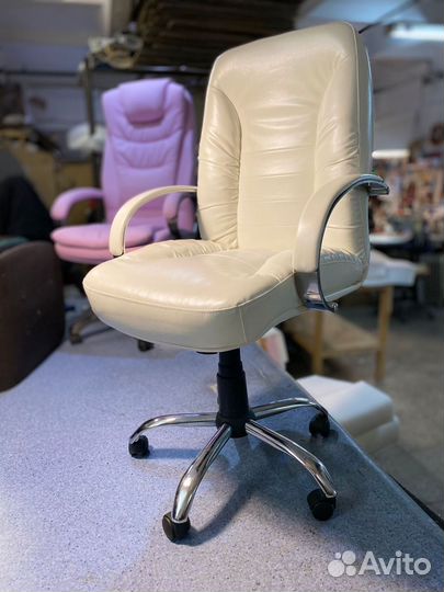 Офисное кресло