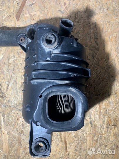 Корпус воздушного фильтра Volkswagen Golf 1K BSE