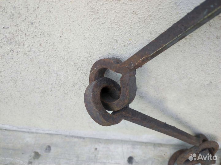 Старинный кованый элемент запчасть телеги кованина