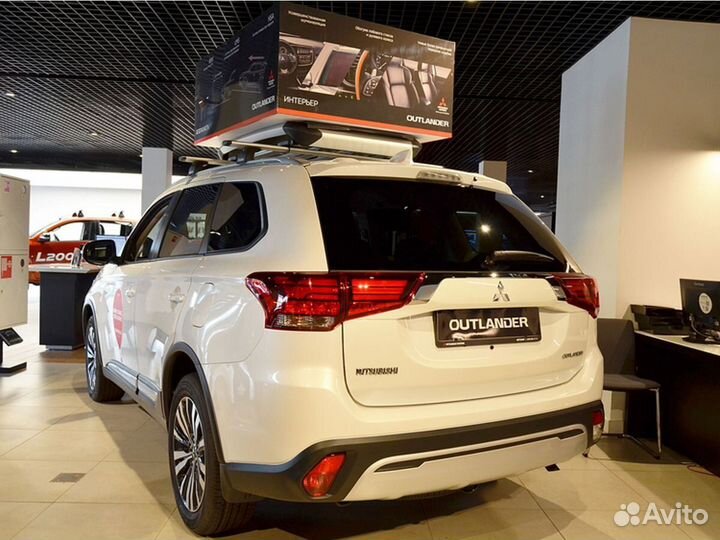 Mitsubishi Outlander 2.0 CVT, 2022