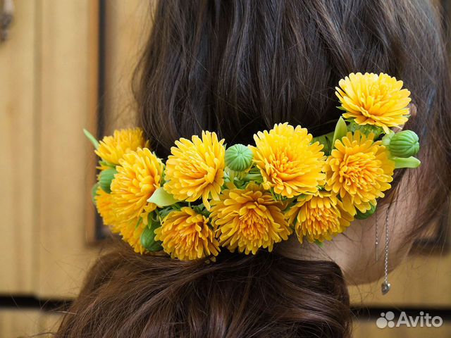 Венок на голову из одуванчиков ручной работы