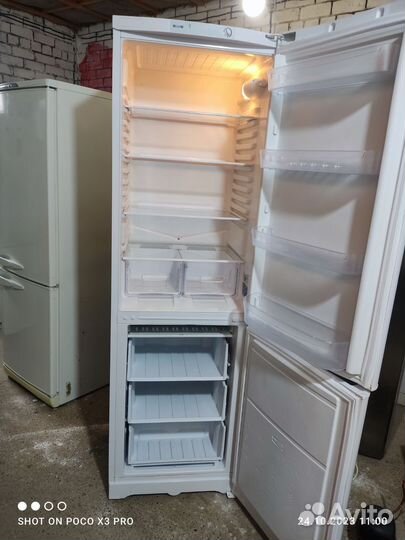 Холодильник Индезит/ Есть стиральные машины