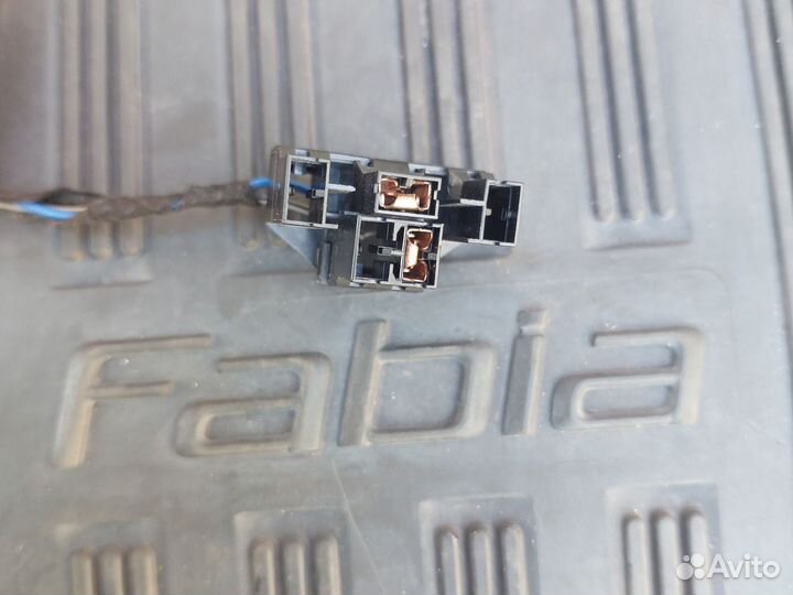 Разъем 443972995