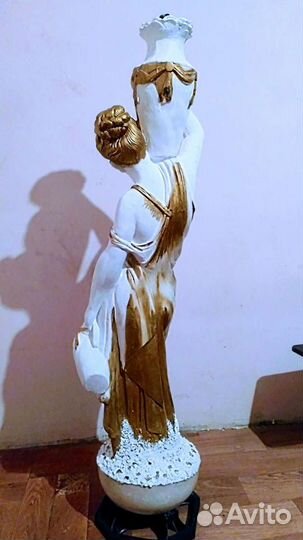 Скульптура с лазуритом