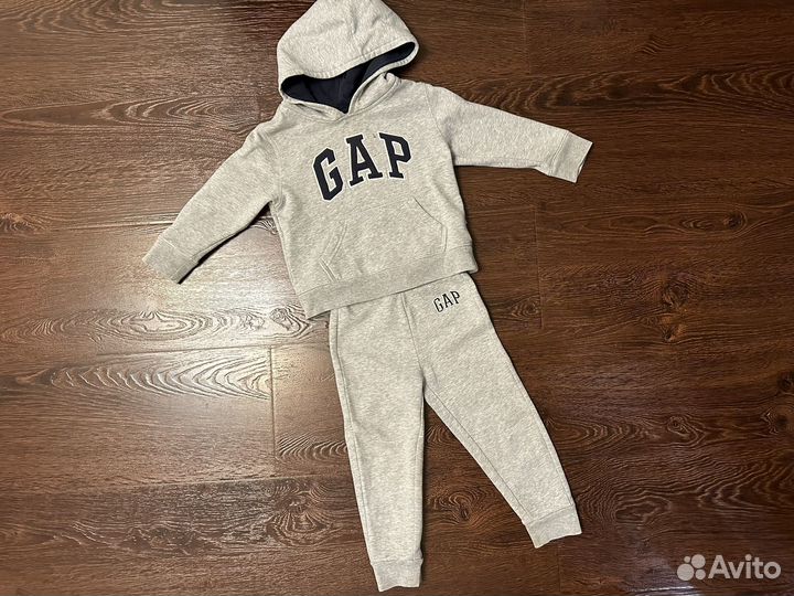 Костюм Gap