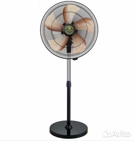 Вентилятор напольный с железными лопостями