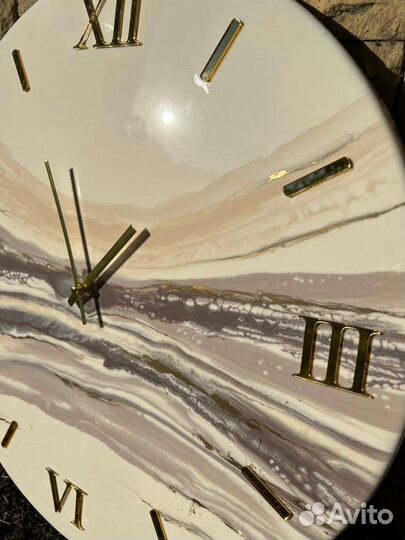 Часы из эпоксидной смолы