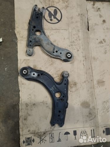 Рычаг передний левый правый Шкода Октавия А4 тур