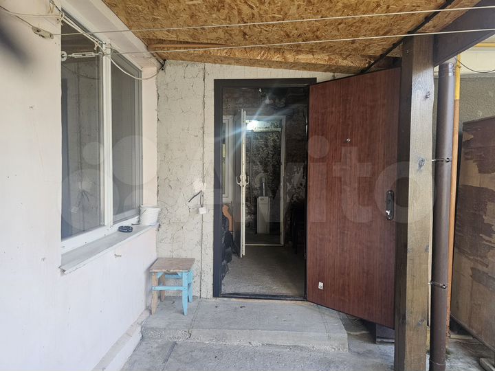 4-к. квартира, 50 м², 1/1 эт.