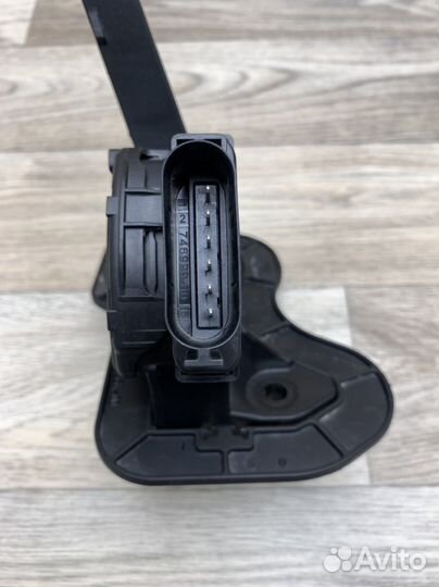 Педаль газа Ford Transit 7