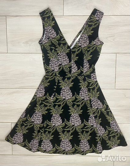 Продам одежду на девочку пакетом 158-160