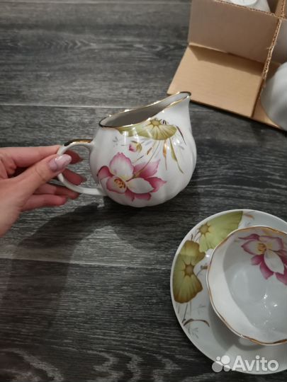 Фарфоровый чайный сервиз