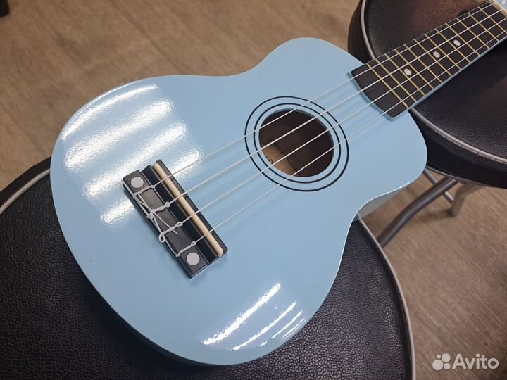 Укулеле сопрано голубая