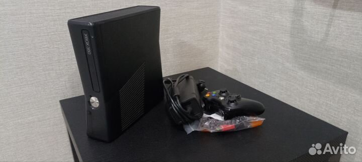 Xbox 360 slim 250gb прошитый freeboot