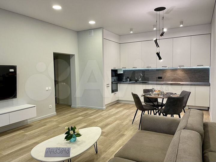 2-к. квартира, 67 м², 3/19 эт.