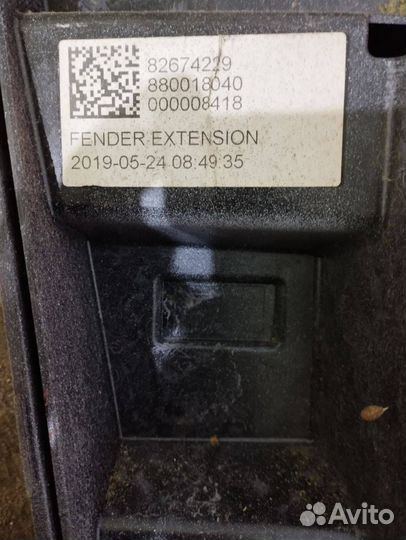 Крыло кабины Volvo FM5 82674229