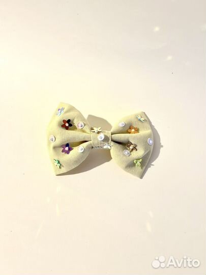 Бантики ручной работы с вышивкой