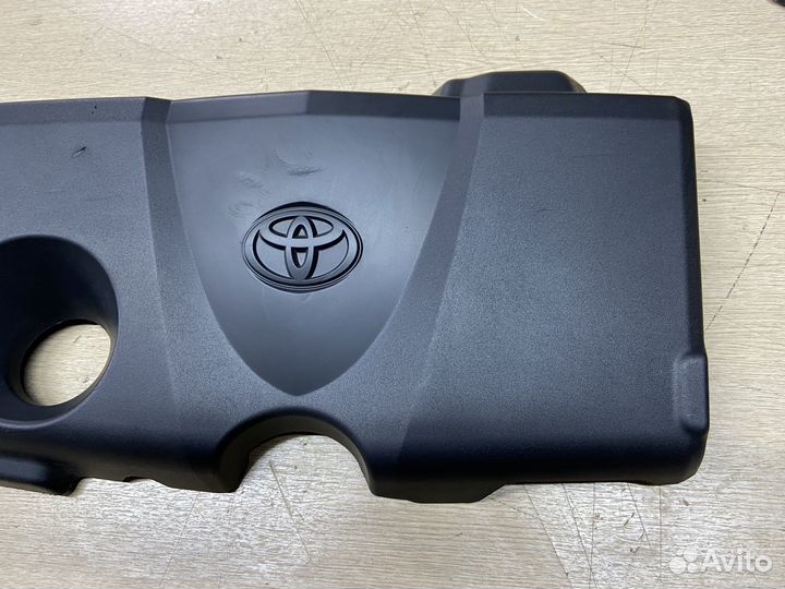 Декоративная накладка двигателя Toyota Rav4 XA50