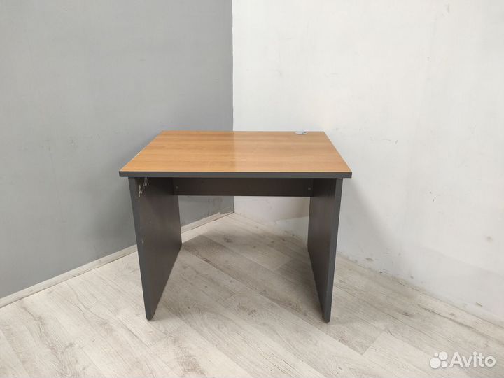 Стол письменный б/у стратегия (шатура) 03438
