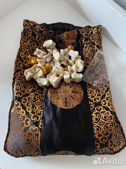 Шагай наадан- игра в кости