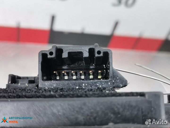 Замок двери передней правой Mazda 6 GG 2005