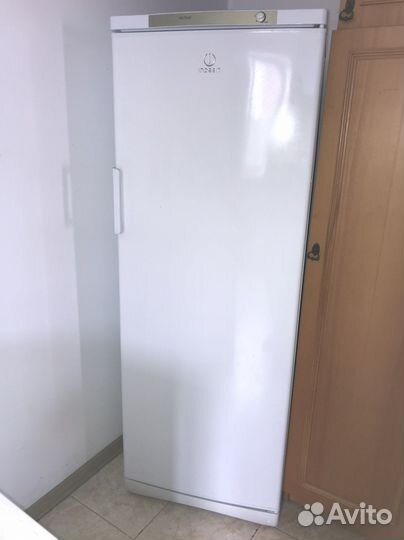 Морозильник Indesit SFR 167 NF