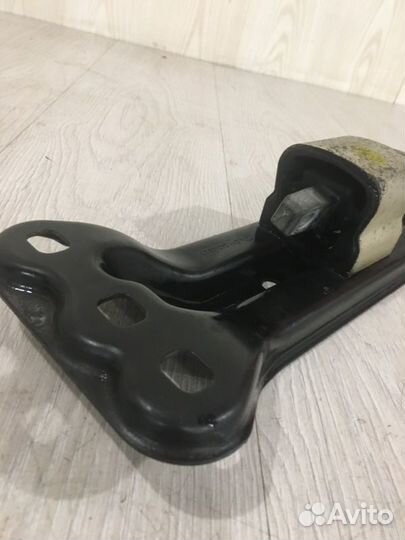 Подушка АКПП Mercedes Benz E280 W211 M272.943 2006