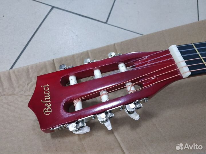 Классическая гитара 1/2