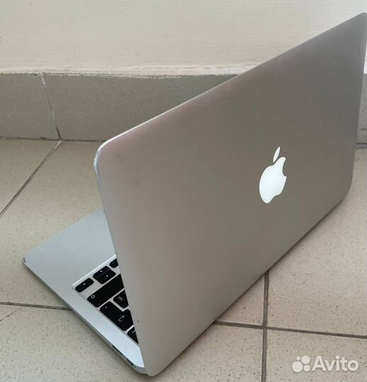 Ноутбук MacBook Air 11 (2011)