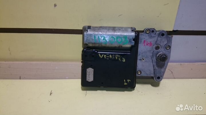 Моторчик люка VW Vento 1991-1997