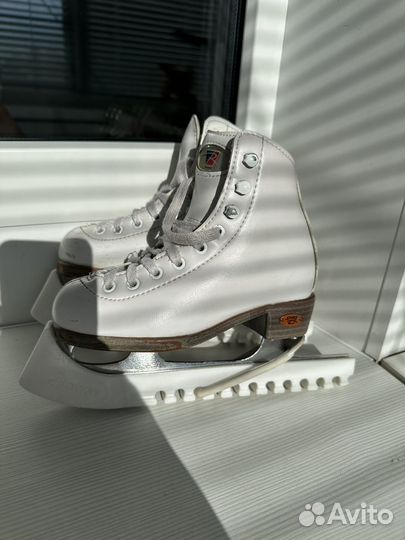 Фигурные коньки riedell
