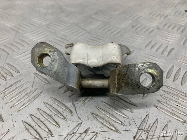 Б/У петля двери передний левый Mazda Demio DW3W B3