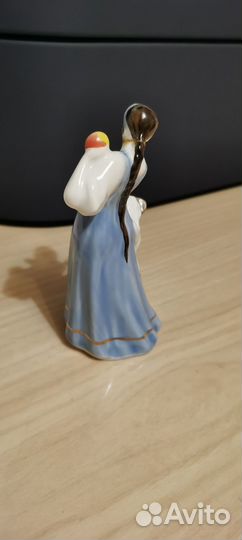 Статуэтка девушка с яблоком и собакой СССР