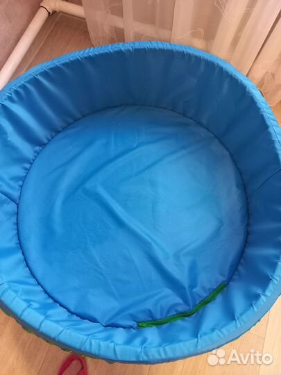 Сухой бассейн с шариками