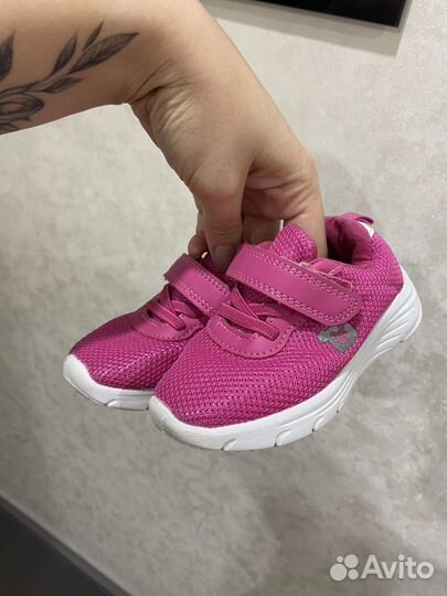 Кроссовки для девочки 22