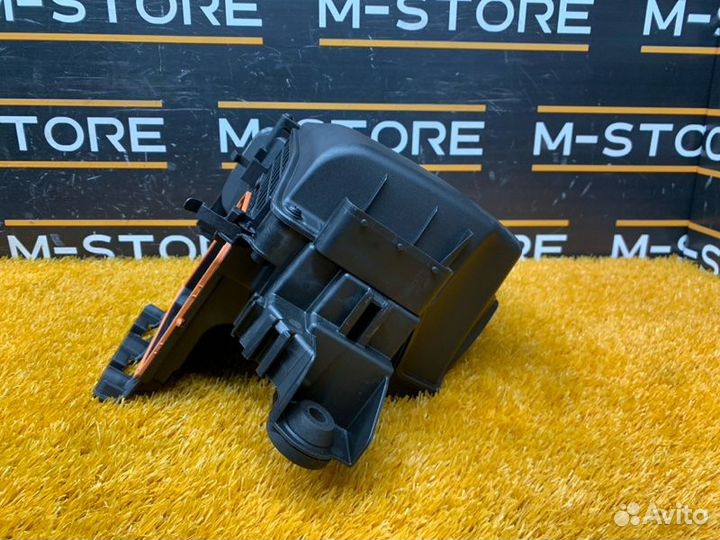 Корпус воздушного фильтра Mercedes-Benz E-Class