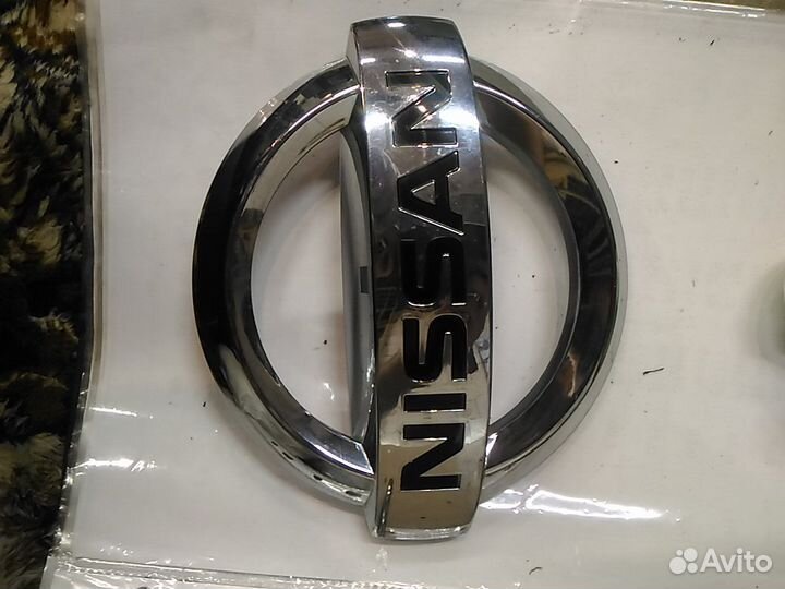 Эмблема nissan pathfinder 4 R52