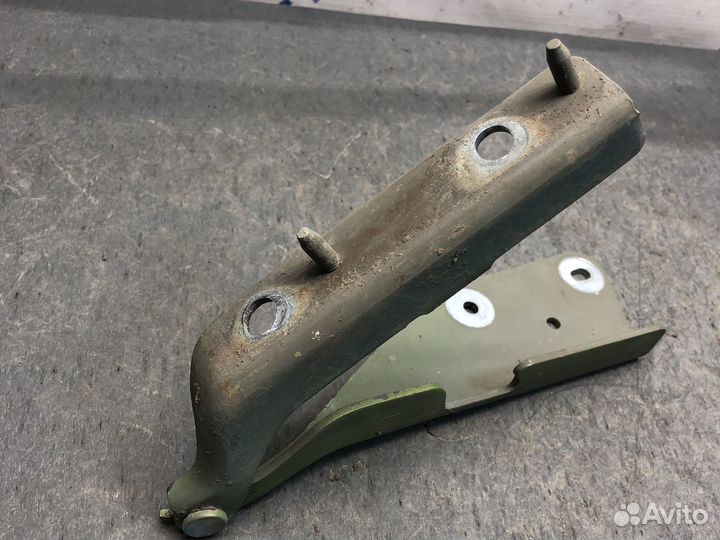 Петля капота левая Citroen c3