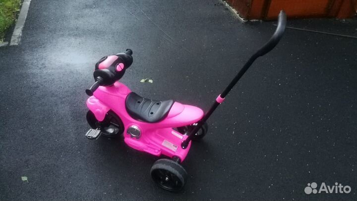 Детский велосипед с родительской ручкой