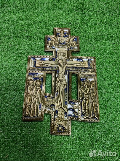 Крест Распятие Христово с предстоящими