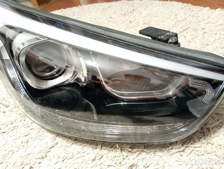 Фара правая Hyundai ix35