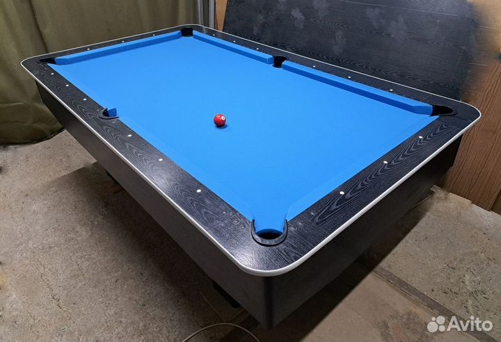 Бильярдный стол