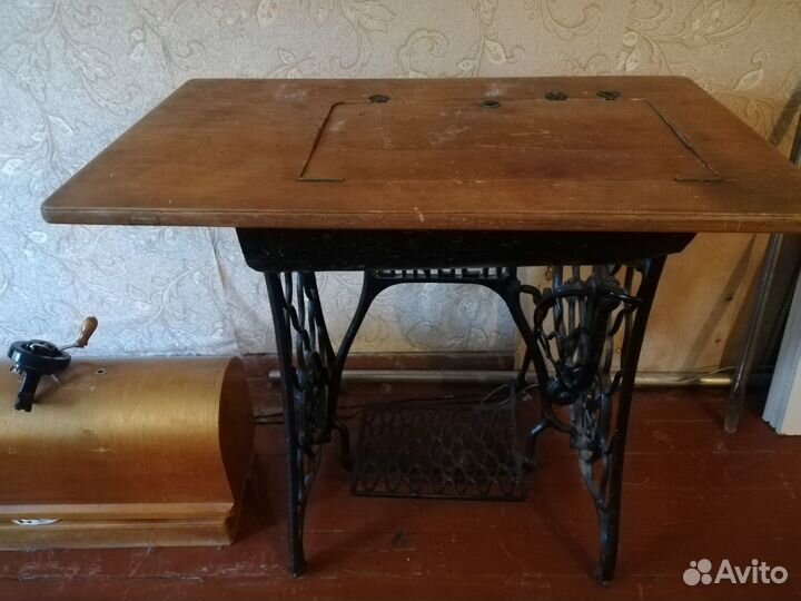 Швейная машинка зингер